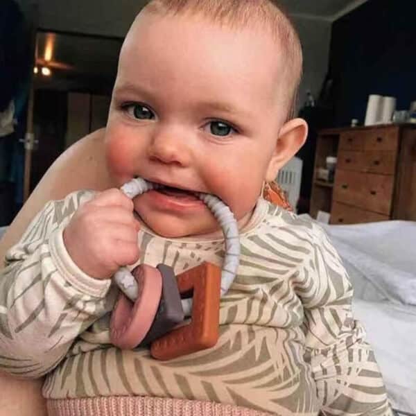 haakaa silicone teething ring live 15353 07632.jpg